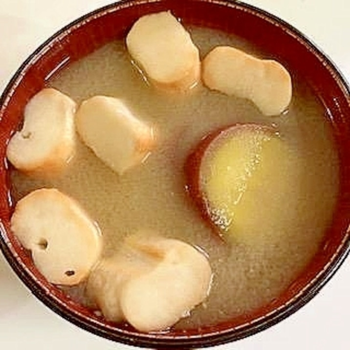 さつまいもと小町麩の味噌汁
